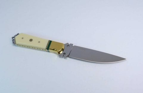 S-9 Side view of Duke of Earl art knife