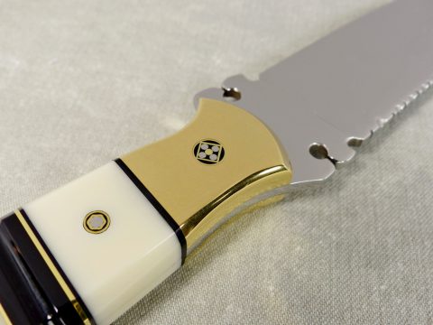 S19 Eye Candy - view of brass bolster and mosaic pin